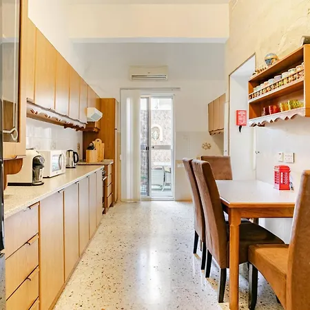 Spirit Of Malta Townhouse With Late Checkout Nyaraló Sliema