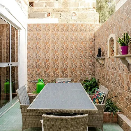 Spirit Of Malta Townhouse With Late Checkout * Sliema