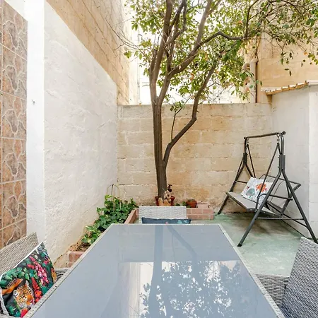 Spirit Of Malta Townhouse With Late Checkout * Sliema